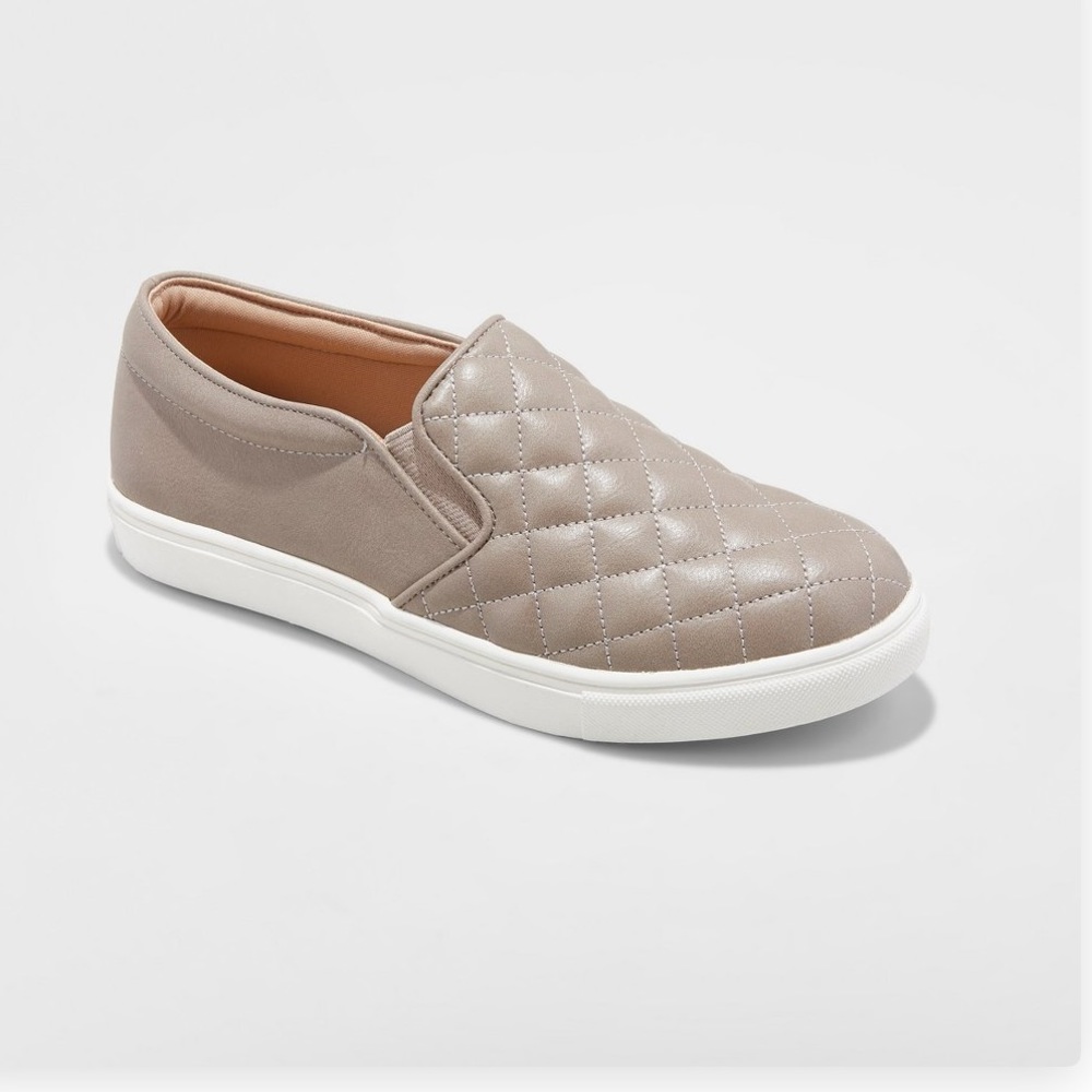Women’s taupe/gray slip on sneaker